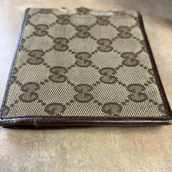 Gucci Signature GG Monogram Bi-fold Wallet - Picture 8 of 9